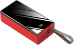 Detaljan pogled na Power Bank sa LED ekranom – Slika koja prikazuje uređaj sa prikazom stanja baterije na ekranu