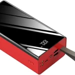 Detaljan pogled na Power Bank sa LED ekranom – Slika koja prikazuje uređaj sa prikazom stanja baterije na ekranu