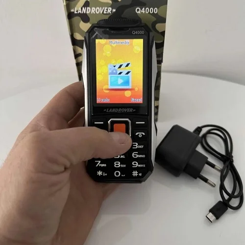 Prikaz robustnog dizajna telefona sa ojačanim ivicama Land Rover Q4000 – Robustan telefon sa baterijom 10.000 mAh