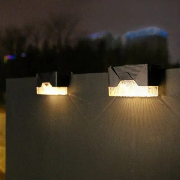led solarne sijalice zakacene za stepenice