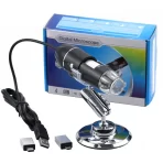 USB digitalni mikroskop 1600X povezan sa računarom pored kutije