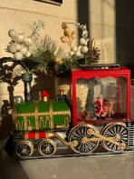 Novogodišnja lokomotiva sa Deda Mrazom i irvasima – dekorativni ukras sa muzikom i svetlom