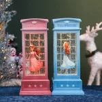 Božićna LED sneg kugla - lanterna „Telephone Booth“ – muzička vodena lampa sa pokretnim snegom