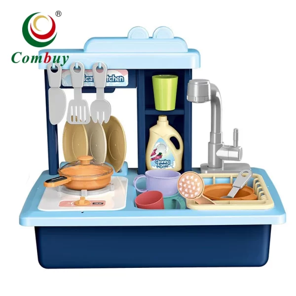 Dečija električna kuhinja sa sudoperom i posuđem. plave boje