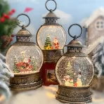 Elegantna LED Zimska Snežna Kugla-Lampa “Classic” 21 × 14 × 8 cm za Božićnu Dekoraciju - Slika 2