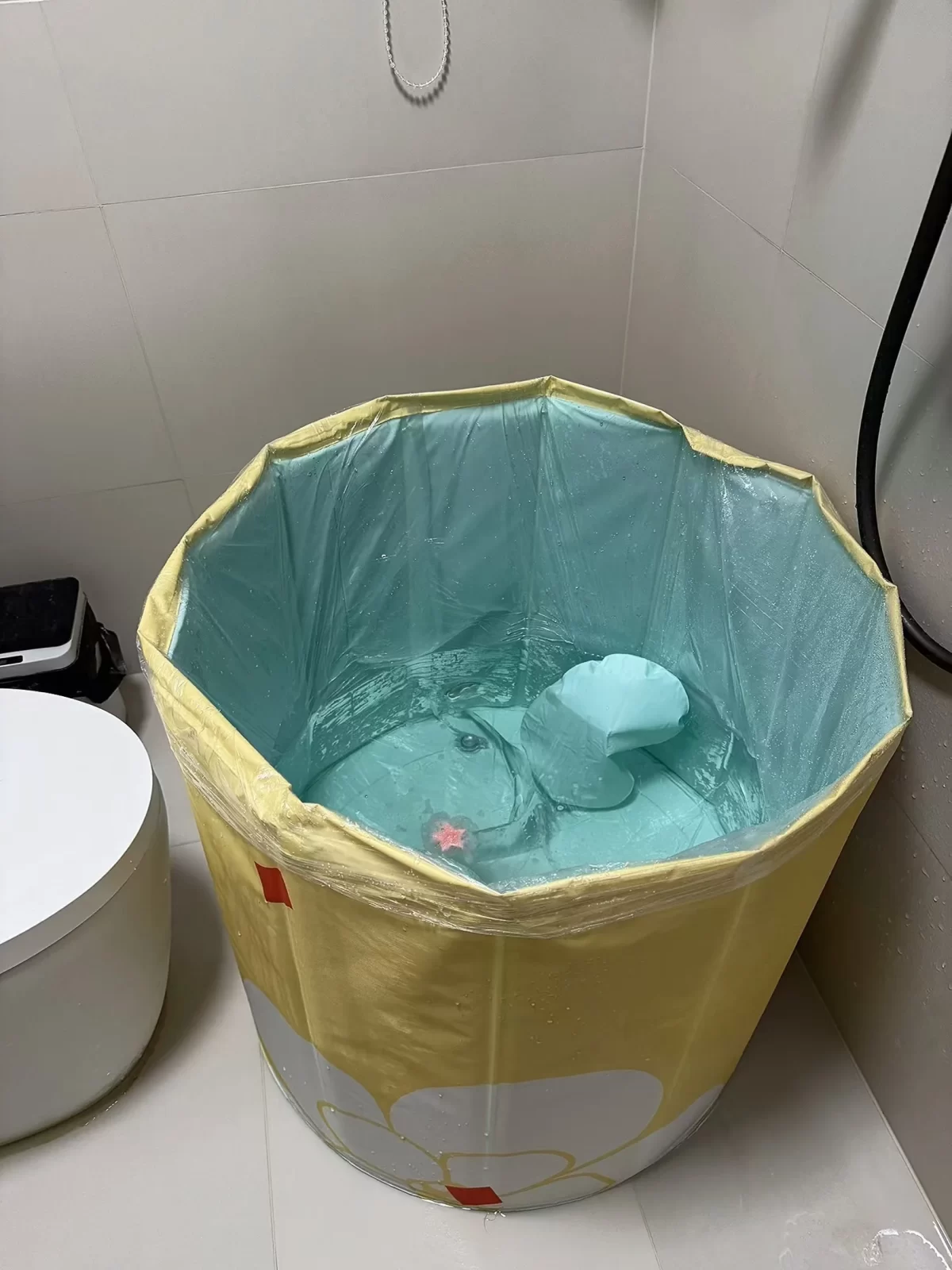 Prenosivi Skopivi Naduvani Bazen za bebe – Višekratni Kupatilski Bazen od PVC-a - Slika 5