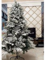 Bela novogodišnja jelka od PE i PVC materijala – snežna dekoracija za dom M6 - Slika 4