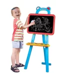 Multifunkcionalna Učiona Tabla za Decu i dečak koji crta po tabli