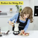 Mini električni rešo u kihinji i zena koje ga ukljucuje