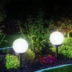 Pametna solarna lampa za baštu